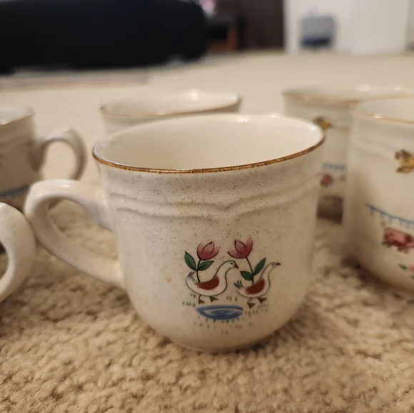 Farm Country Set Of 8 Cups International Stoneware Mugs Heartland House Cottage - Picture 3 of 5